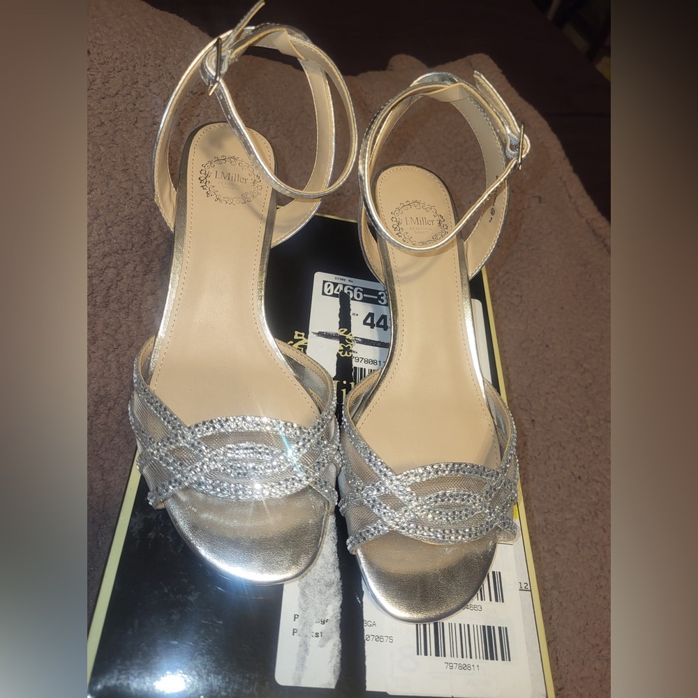 I Miller Silver Crystal Wedge Sandals. New with box Very Cute Very Comfortable